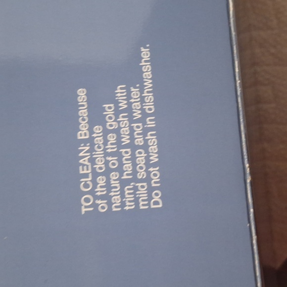 AVON SET OF 4 GIFT COLLECTION tea mugs - Picture 8 of 10